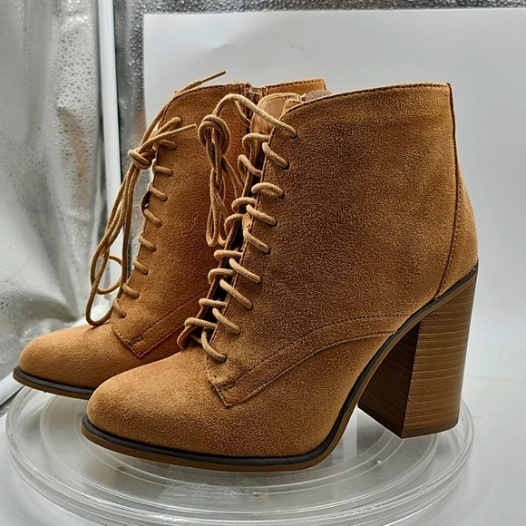 Soda Shoes - J Tan faux Suede Lace Up Boots with Sturdy Heel Sz 6